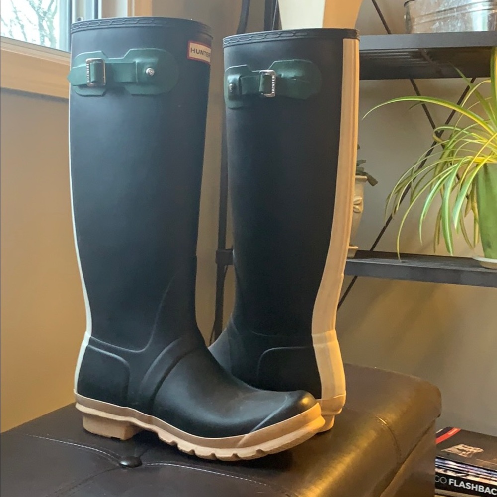 Hunter tall rain boots women’s size 9